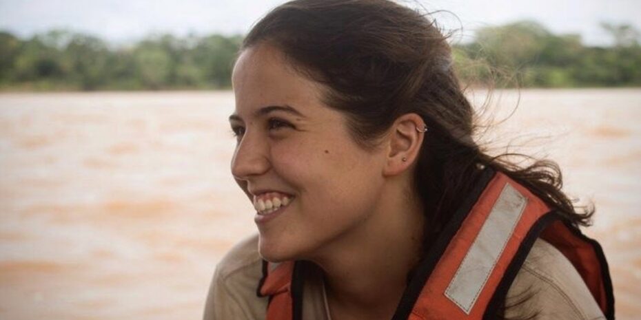 The image shows Mexican biologist Samantha López Clinton.