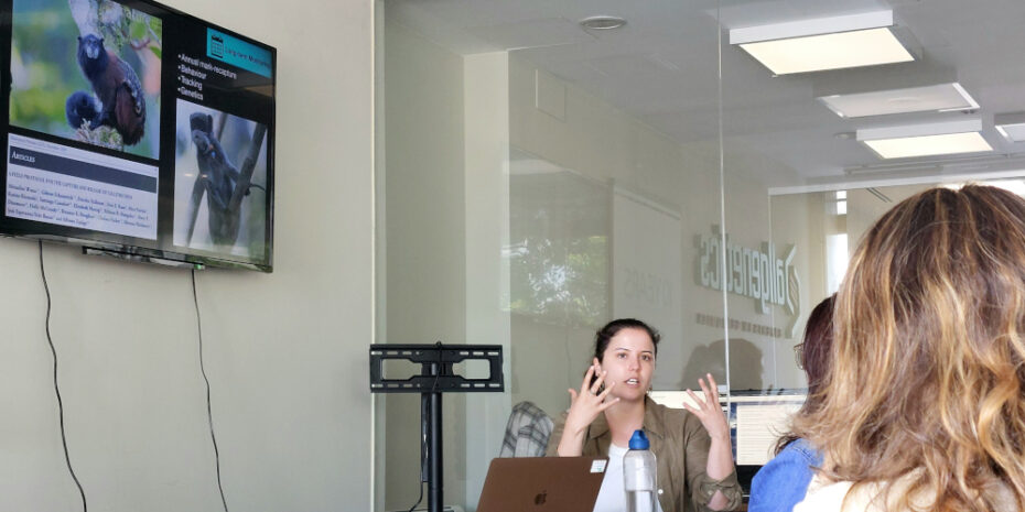 The image shows Mexican biologist Samantha López Clinton at the AllGenetics' headquarters in Spain.